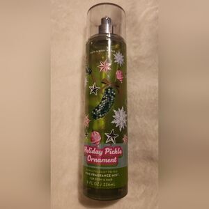 NEW! Bath & Body Works Festive Holiday Pickle Ornament Scented Mist -8oz